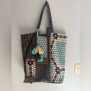 Chloe & lex Savannah Tote Bag Purse Double Strap Button Clasp Tassel Boho Woven